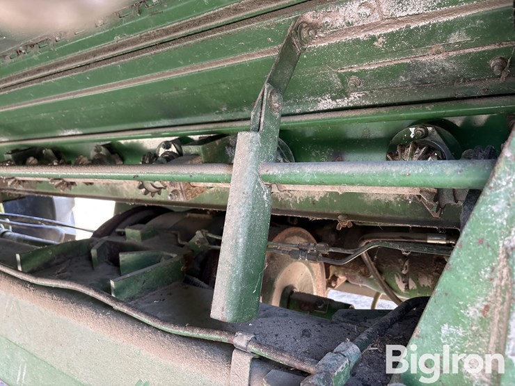 1982-john-deere-8820-image-11