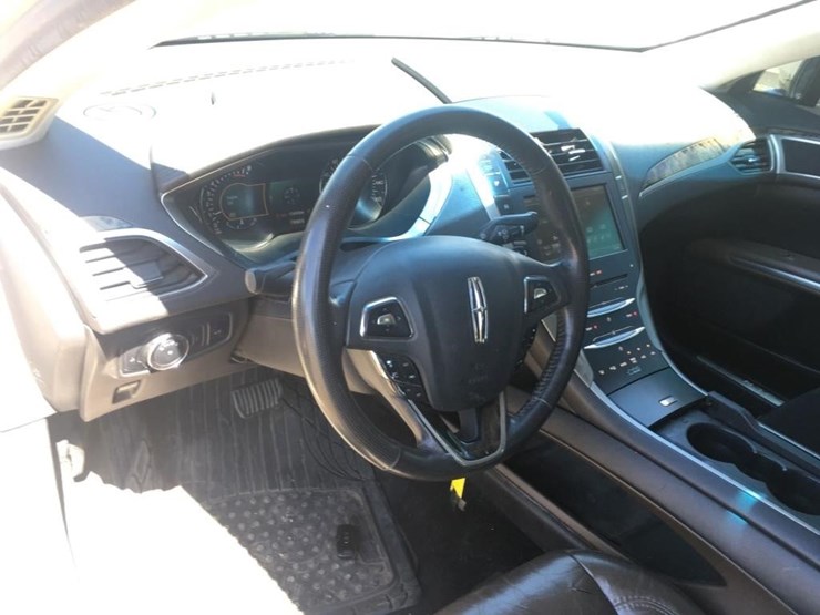 2014-lincoln-mkz-image-7