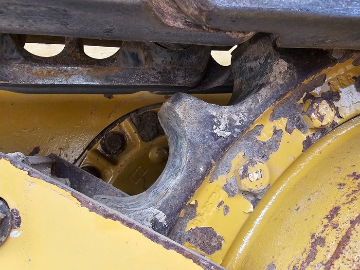 2023-caterpillar-953-image-71