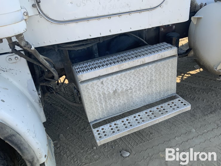 1995-peterbilt-357-image-11