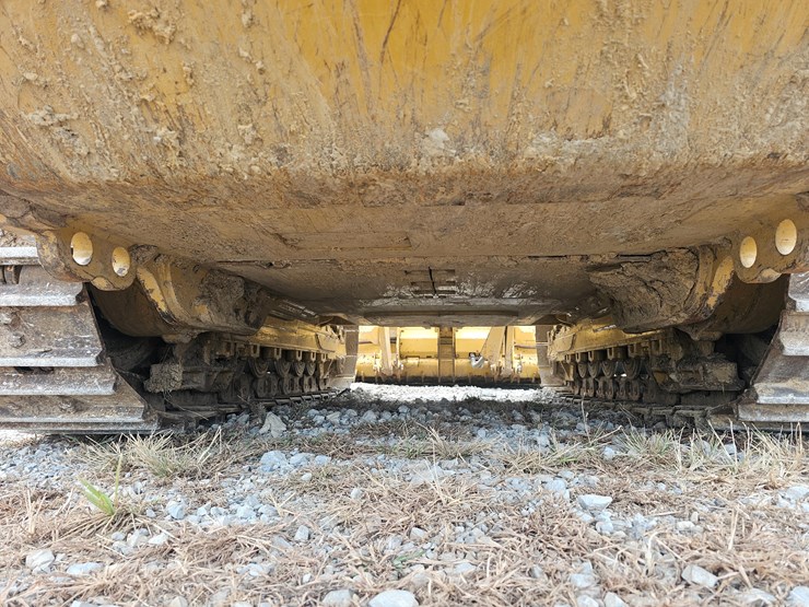 2023-caterpillar-953-image-82