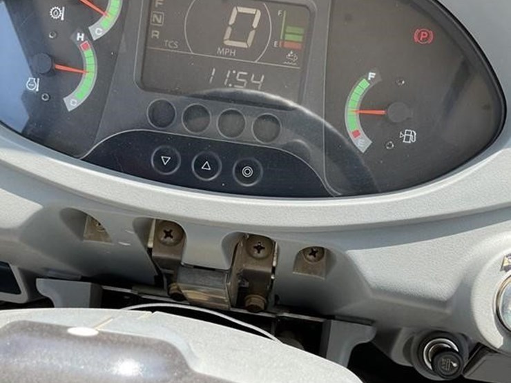 2020-hitachi-zw100-image-14