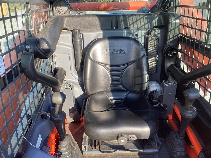 2018-kubota-ssv65-image-13