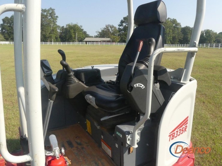 takeuchi-tb335r-image-9