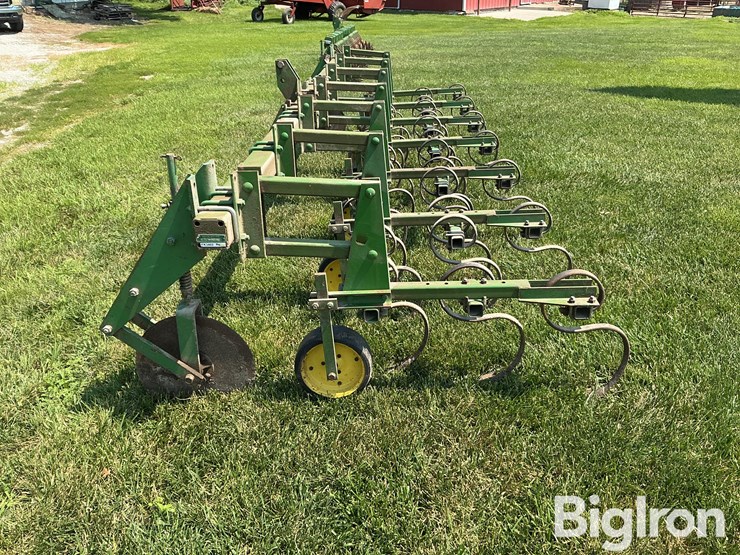 john-deere-825-image-8