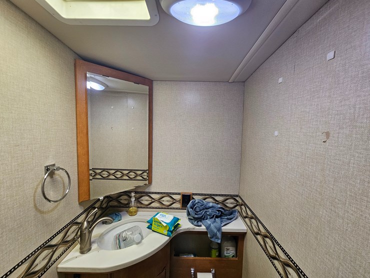 #21543-•-2014-ford-f53-motorhome-image-68