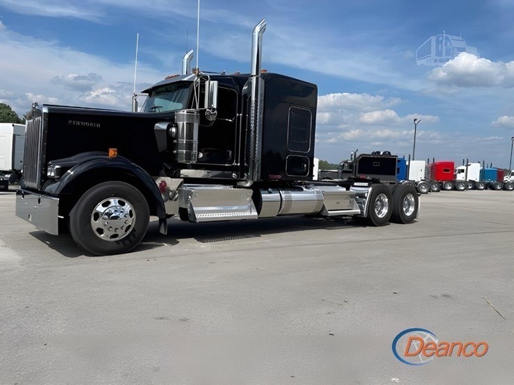 2024-kenworth-w900l-image-24