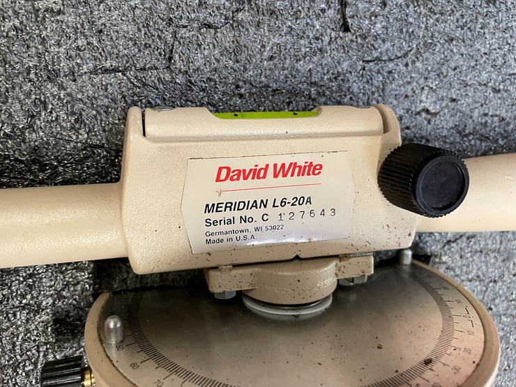 #8428-•-david-white-transit-in-case-with-tripod-image-4