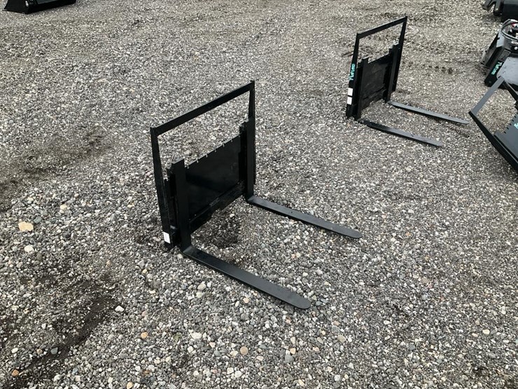 #1555-•-unused-mini-skid-steer-forks-image-3