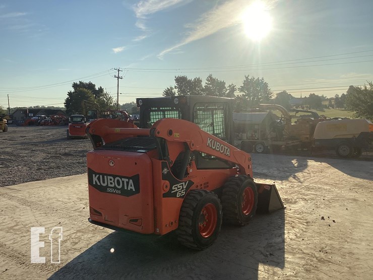 2018-kubota-ssv65-image-4