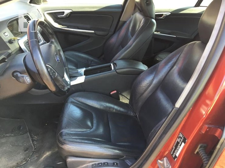 2014-volvo-s60-t5-image-8
