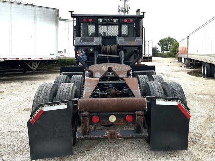 2012-peterbilt-367-image-7