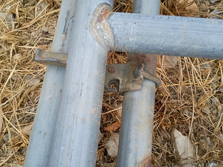 #21589-•-7--galvanized-corral-panels-image-15