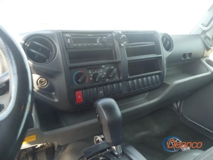 2019-hino-195-image-13