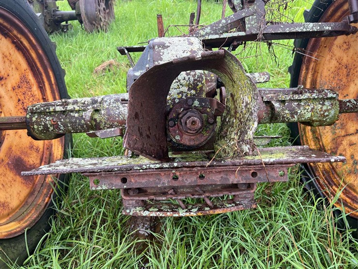 massey-harris-rear-end-image-21