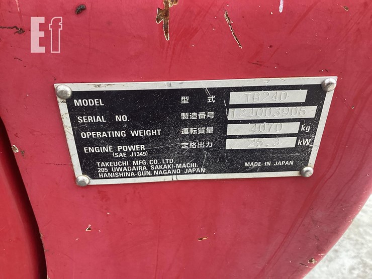 2018-takeuchi-tb240-image-19
