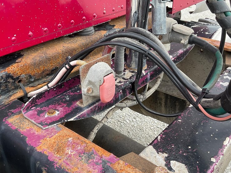 1989-peterbilt-379-image-14