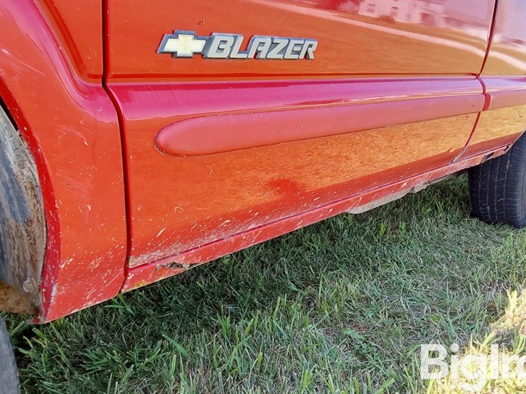 2003-chevrolet-blazer-image-10