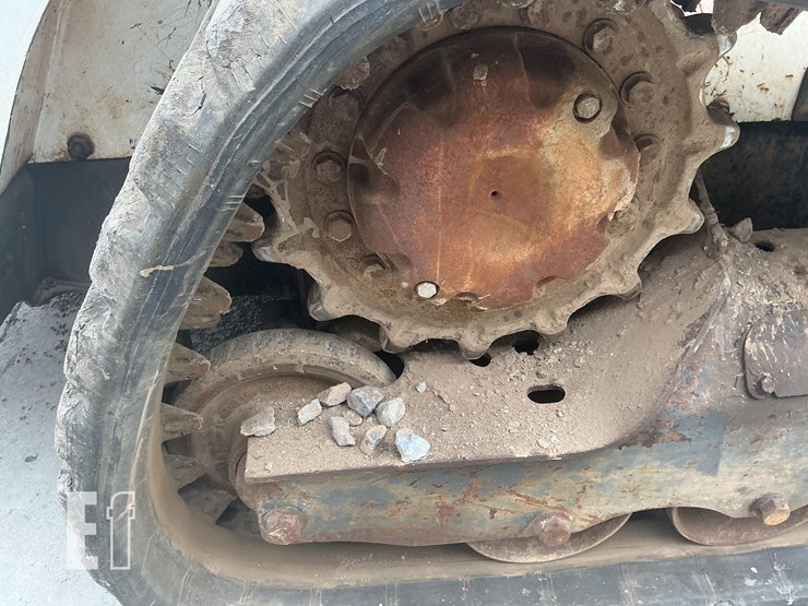 2019-bobcat-t590-image-12