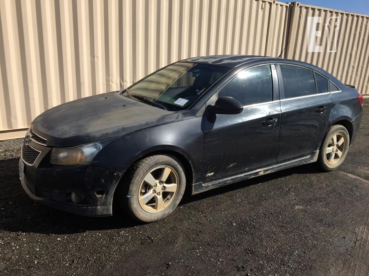 2011-chevrolet-cruze-image-1