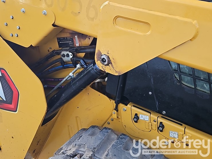 2021-caterpillar-299d3-image-12