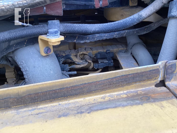 2018-caterpillar-d6t-lgp-image-12