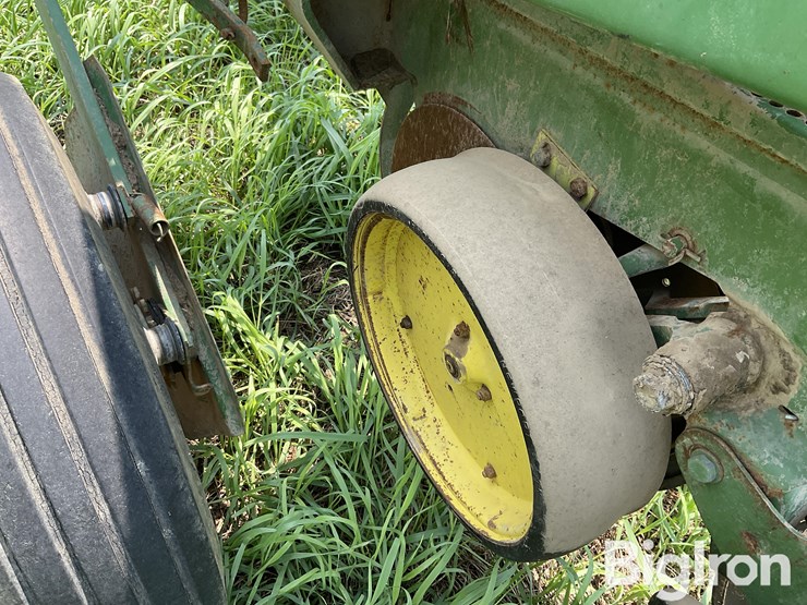 john-deere-7000-image-13