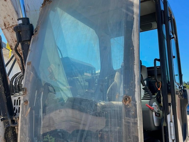2020-bobcat-e145-image-30