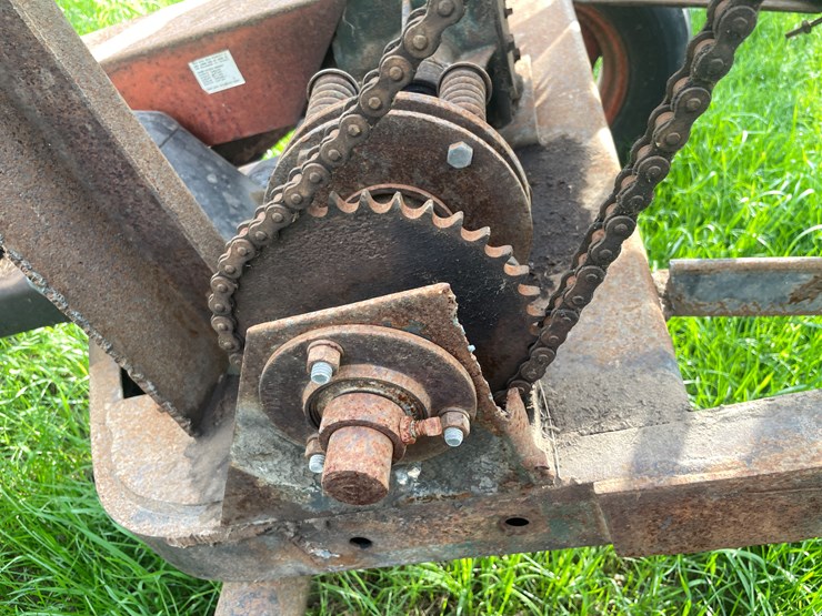 #5478-•-new-idea-pto-driven-buzz-saw-image-21