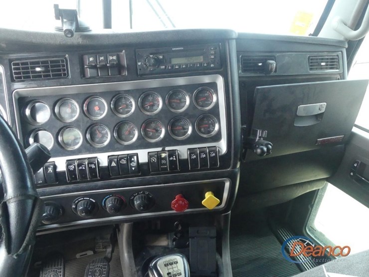 2014-kenworth-w900-image-22