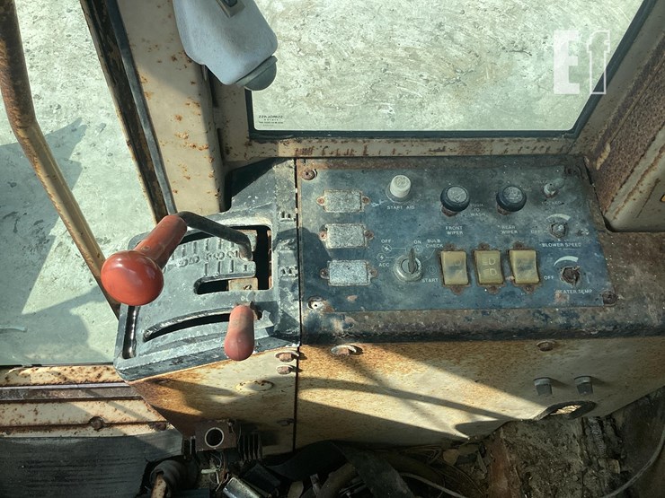 1988-deere-670b-image-15