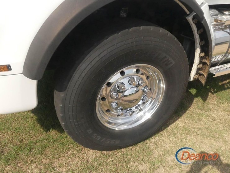 2024-kenworth-t880-image-18