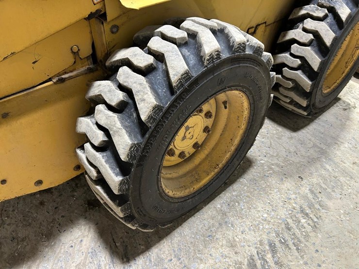 new-holland-lx665-image-15