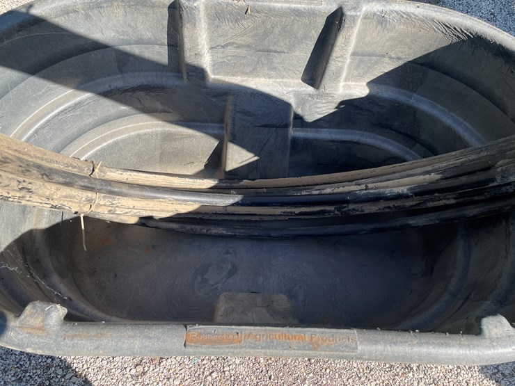 #1668-•-rubbermaid-poly-tank-and-hose-image-4