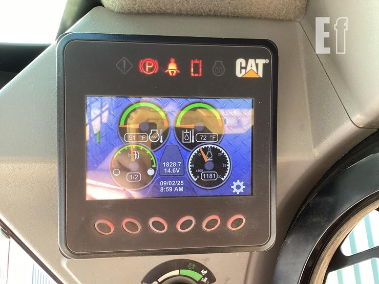 2020-caterpillar-279d3-image-18