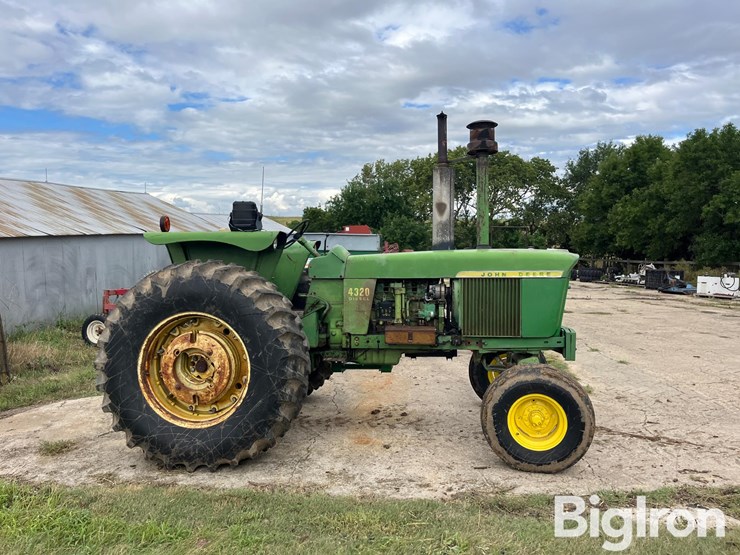 1971-john-deere-4320-image-7