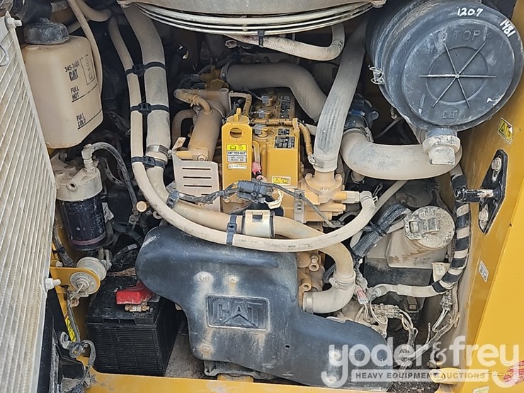 2018-caterpillar-262d-image-17