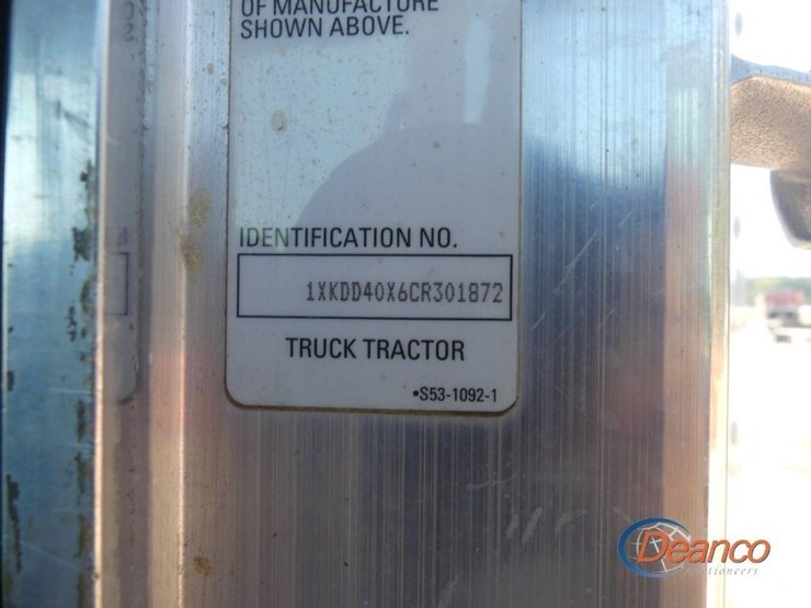 2012-kenworth-t800-image-22