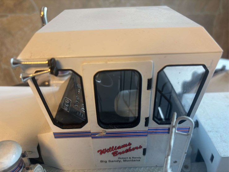 1/16-big-bud-747-tractor-dcp-image-7