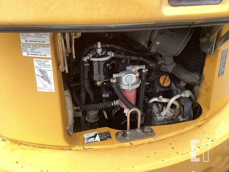 2006-deere-35d-image-13