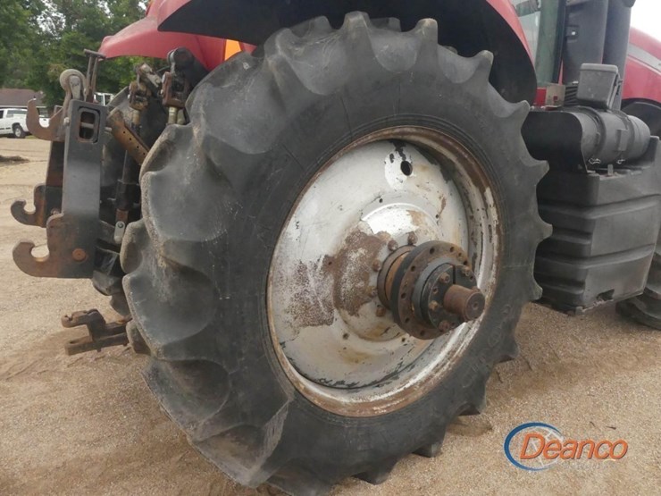 2014-case-ih-magnum-235-image-11