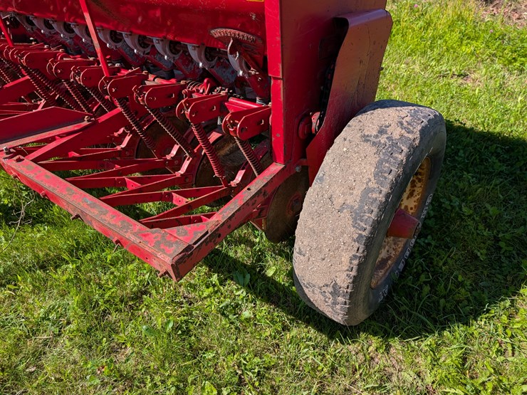 massey-ferguson-33-image-3