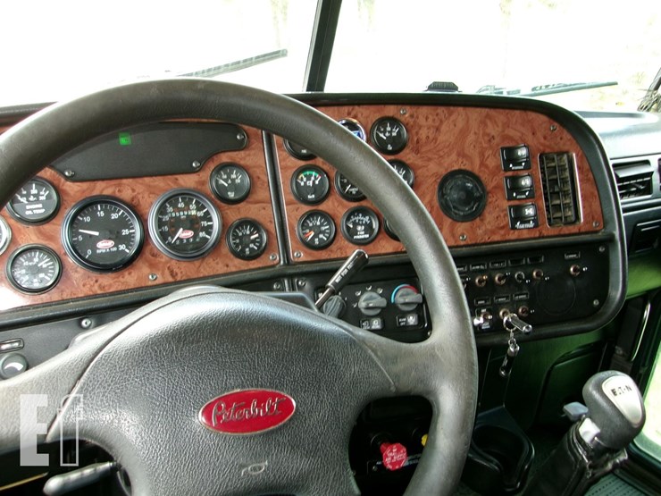 2005-peterbilt-379-image-19