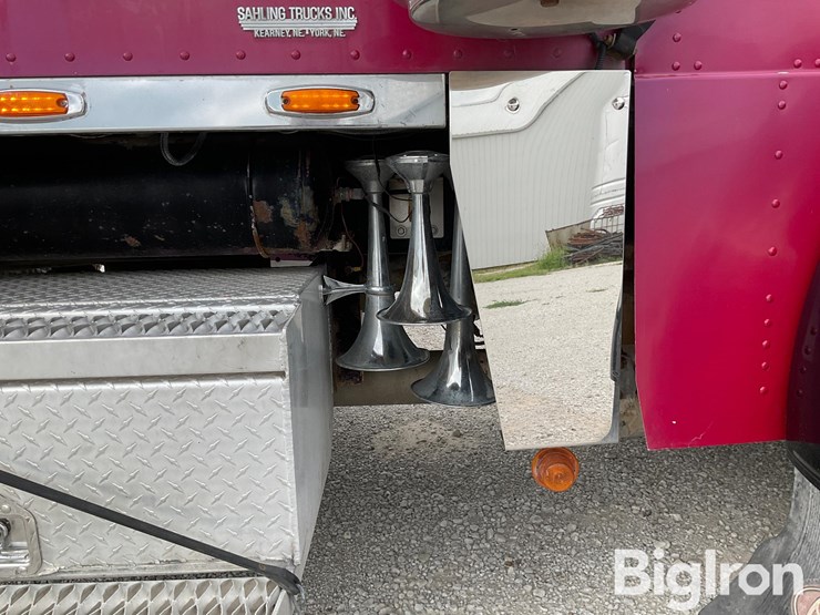 1989-peterbilt-379-image-18