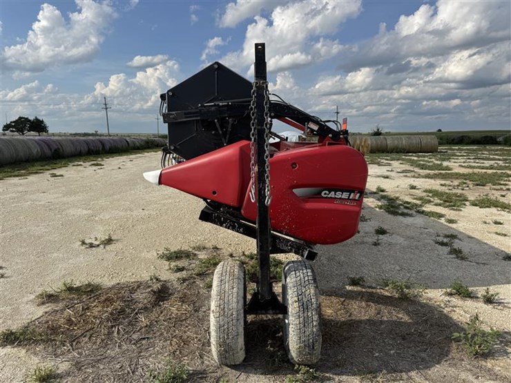 2011-case-ih-3020-image-2