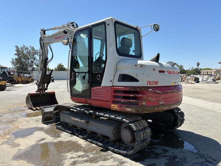 2017-takeuchi-tb290-image-4