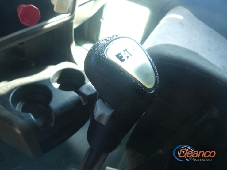 2012-kenworth-t800-image-19