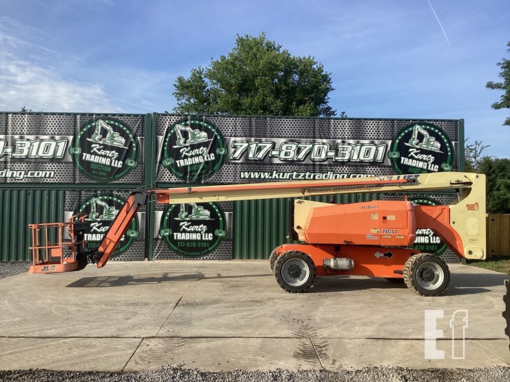 2015-jlg-740aj-image-1
