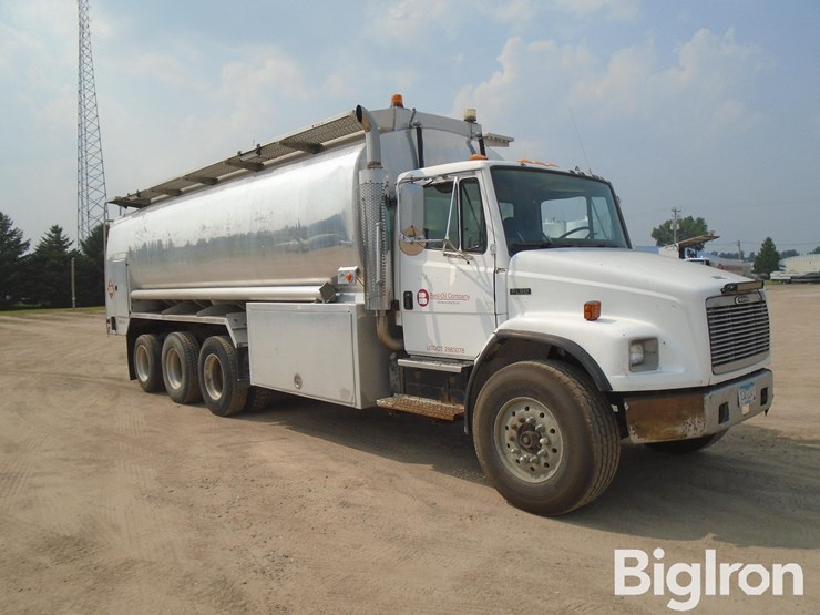 2002-freightliner-fl80-image-3