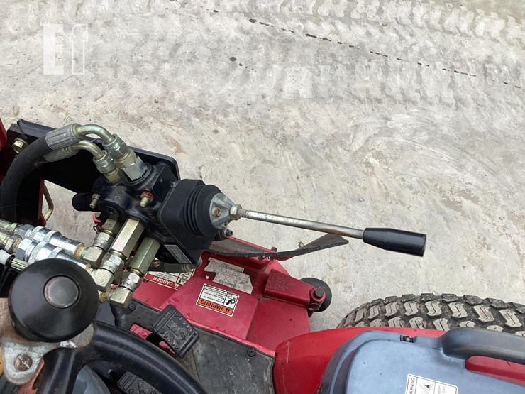 2016-mahindra-emax-22-image-17